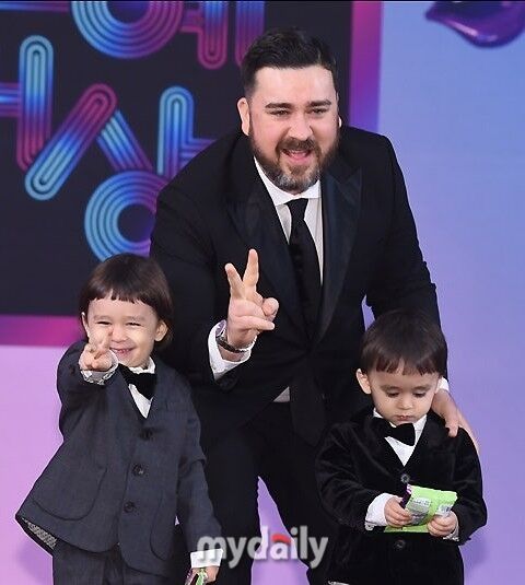 샘 해밍턴과 윌리엄, 벤틀리/마이데일리 DB