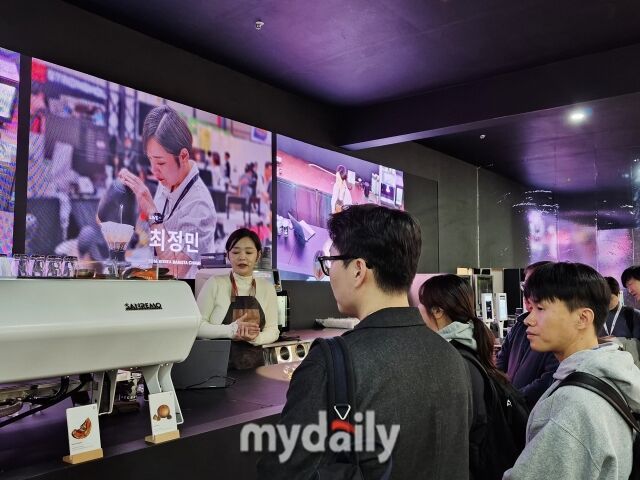 최정민 KBC 챔피언이 메뉴 시연을 선보이고 있다. /방금숙 기자