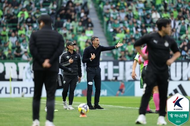 지난 8일 열린 전북 현대와 대전 하나시티즌의 경기 장면./프로축구연맹