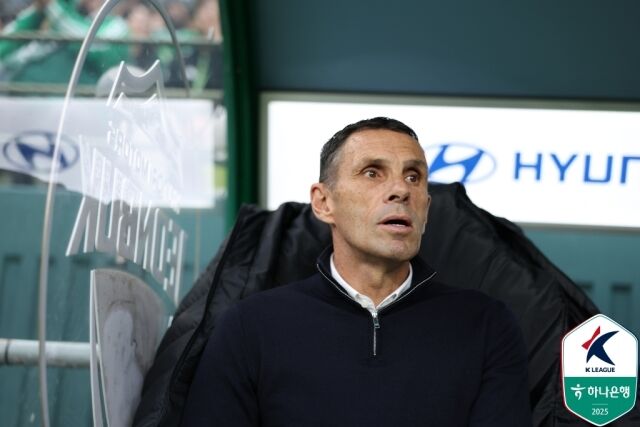 전북 거스 포옛 감독/한국프로축구연맹