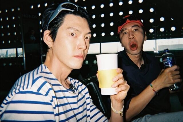 배우 김우빈이 '콩콩팡팡' 비하인드 사진을 공개했다. / 김우빈 인스타그램