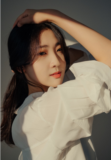 모델 최민아와 뮤지컬배우 이지호가 오는 24일 고양시 장항야구장에서 열리는 더킴로펌배 제19회 한스타 연예인 야구리그에 시구자로 선정됐다./이지호