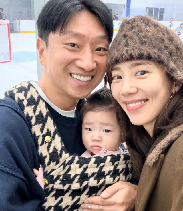 “果然是滑冰基因！”孙丹菲♥李圭赫……“我们应该让女儿海伊去打冰球。”