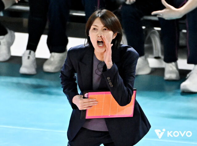 흥국생명 요시하라 도모코 감독./KOVO