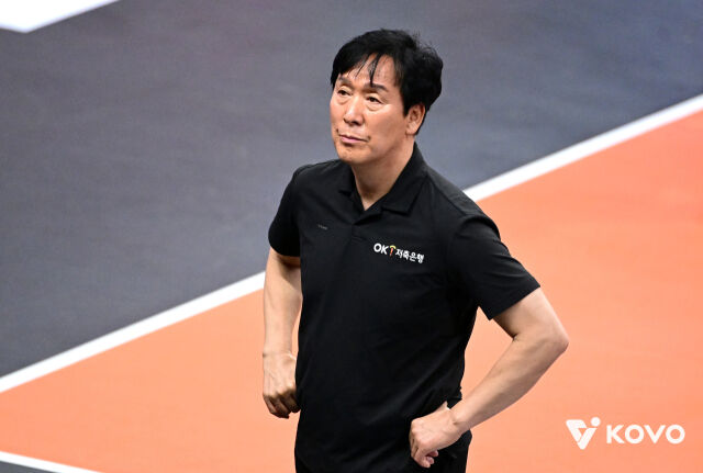 답답해하는 신영철 감독./KOVO