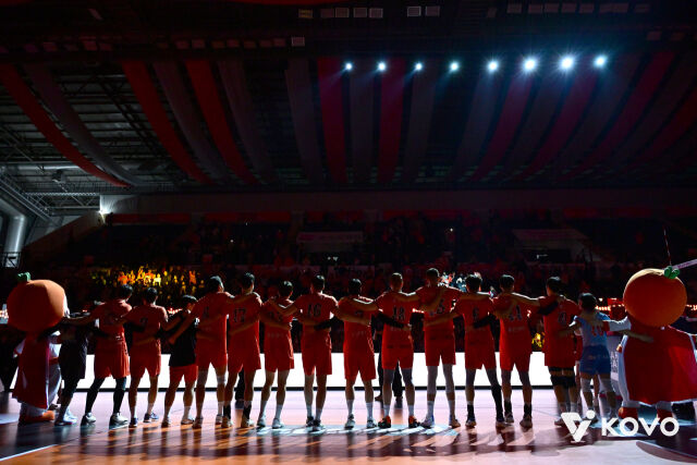 OK's winning ceremony with fans./KOVO