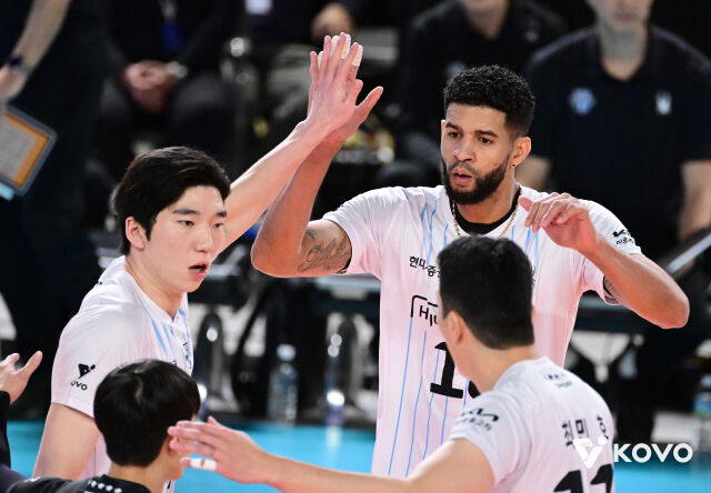 현대캐피탈 허수봉과 레오./KOVO