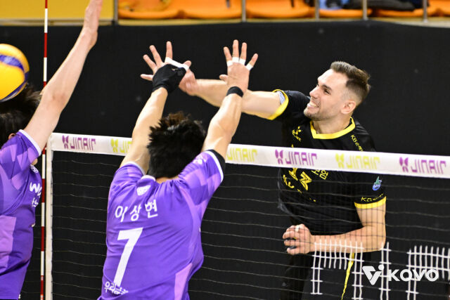 공격하는 비예나./KOVO