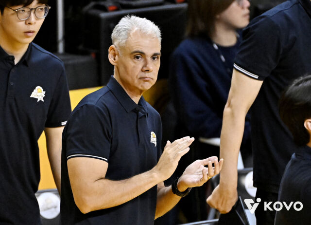 레오나르도 카르발류 감독./KOVO