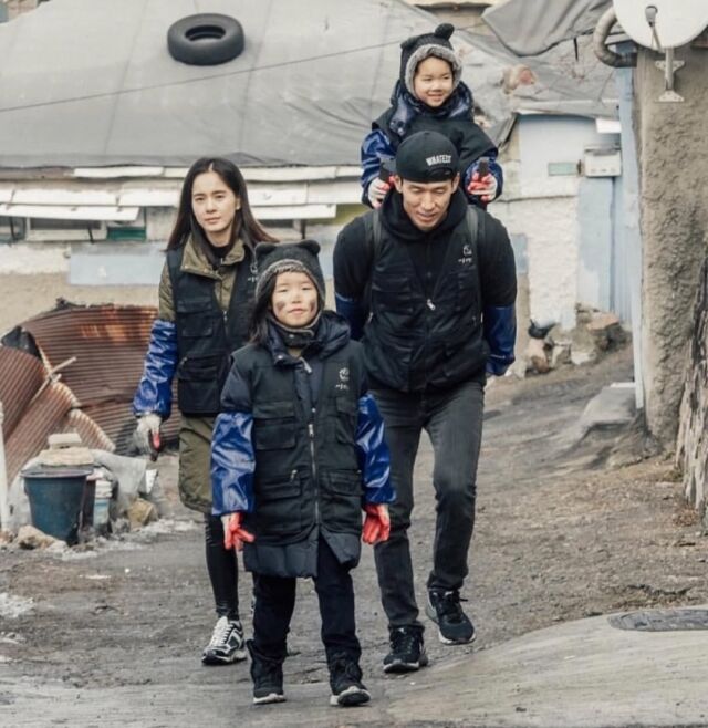 션이 어렸을때부터 자녀들과 함께한 연탄 나눔 봉사 현장을 공개했다. / 션 인스타그램