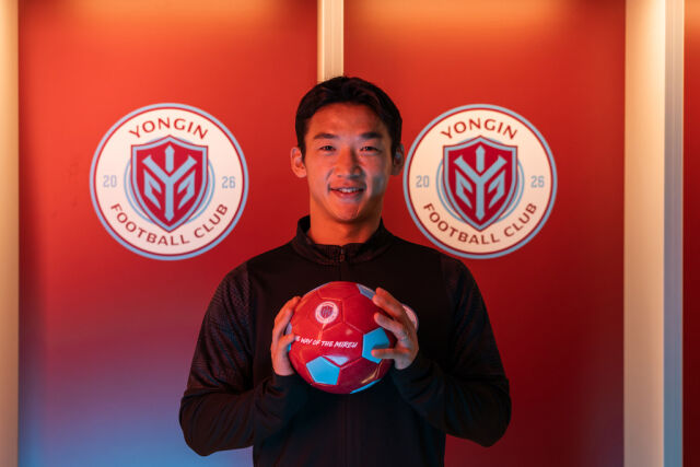 용인FC가 국가대표 출신 베테랑 김민우를 영입했다./용인FC