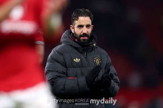 26일 포르투갈 '아볼라' 보도에 따르면 맨체스터 유나이티드에서 경질된 루벤 아모림이 차기 시즌 안식년을 택했다. 맨유 감독 시절 아모림./게티이미지코리아 