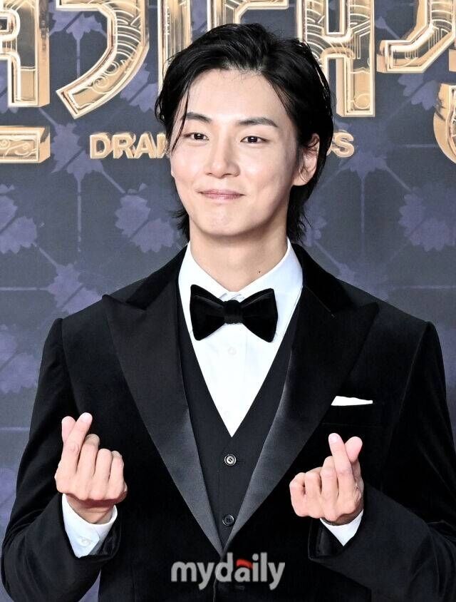 尹施允为反派角色减重10公斤……“荣获抢戏奖，深感荣幸”[2025 SBS演技大赏]