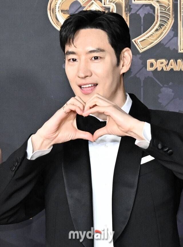 李帝勋凭借《出租车司机3》再次斩获电视剧大奖，荣膺第二个SBS演技大赏（2025年SBS演技大赏综合报道）