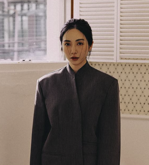 前AOA成员权珉娥清晨留下意味深长的留言：“再见。”[全文]