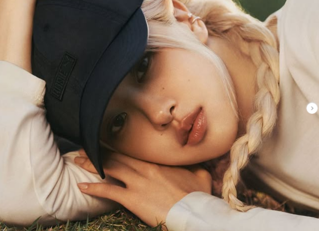 Rosé 将在 2025 年荣膺“世界最美面孔”称号……那么 Nana、Karina 和张元英呢？