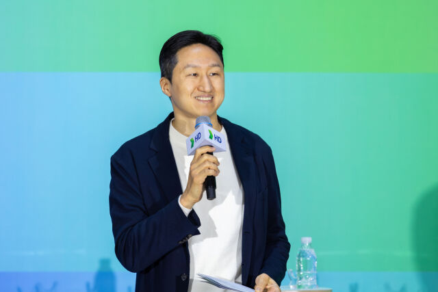 지난 1월 5일 HD현대 글로벌R&D센터에서 열린 ‘오프닝 2026’에서 정기선 HD현대 회장이 새해 인사를 하고 있다. /HD현대