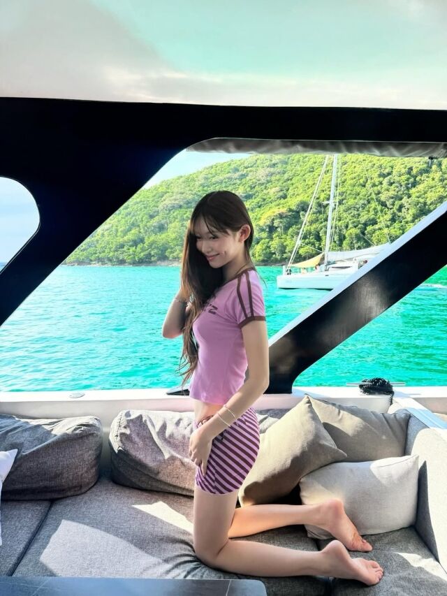 이지연이 요트 위에서 찍은 비키니 사진을 공개했다. / 이지연 인스타그램