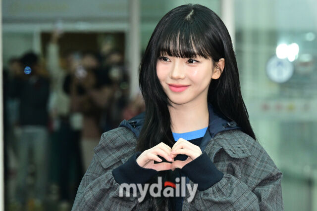 Karina fashion close-up