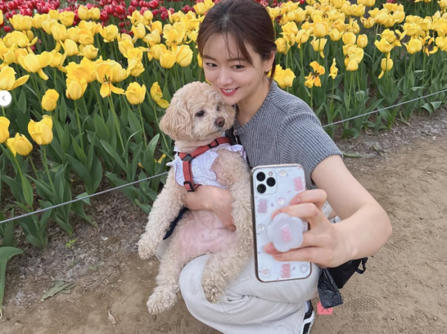 池相烈与比他小16岁的申宝蓝交往，他说他想在仁川文鹤体育场举行婚礼。