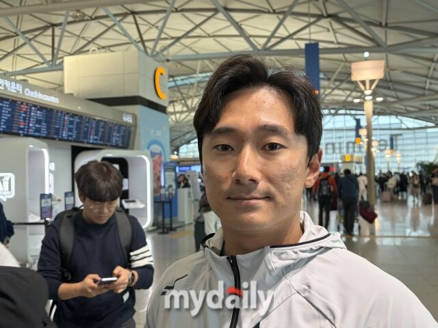 LG 트윈스 신민재./인천공항 = 이정원 기자