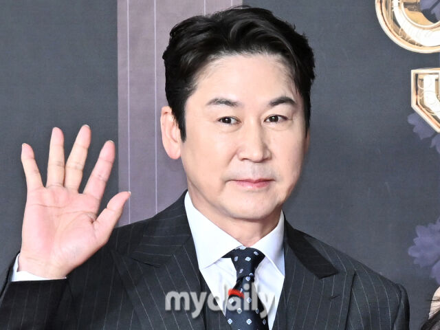 신동엽이 이소라와 헤어진 후 명품 목걸이를 선물한 사실이 재조명되고 있다. / 마이데일리 DB