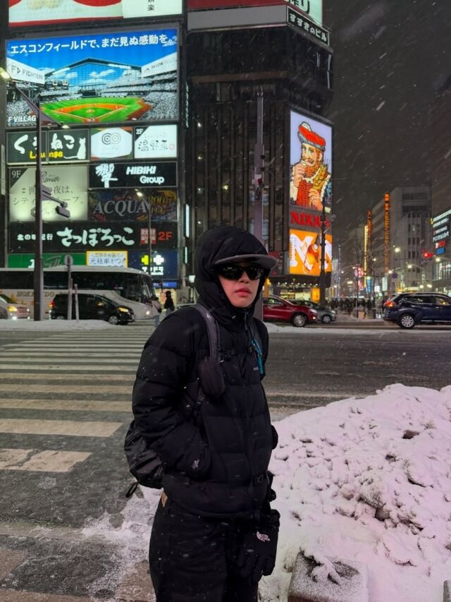 아이키가 무대 위와 일상에서 상반된 매력을 드러냈다. / 아이키 SNS