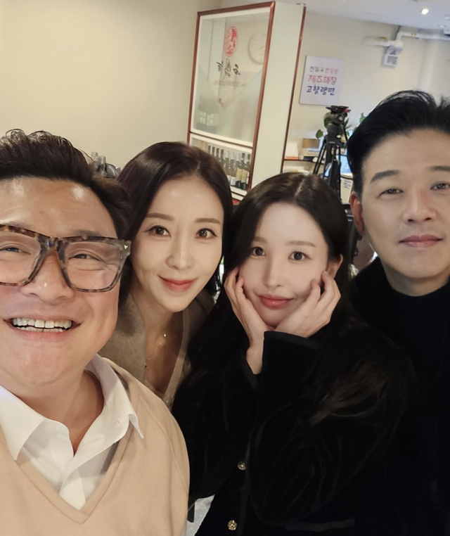 윤정수, 류시원과 아내들/원진서 인스타그램