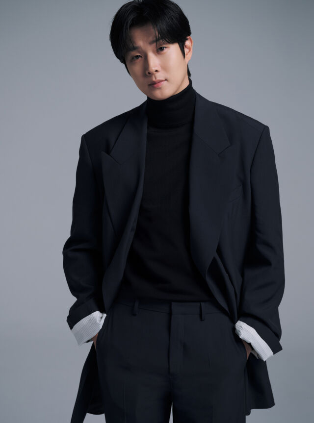 최우식 / 바이포엠스튜디오