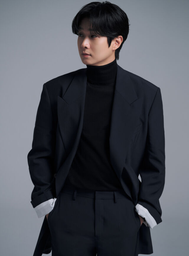 최우식 / 바이포엠스튜디오