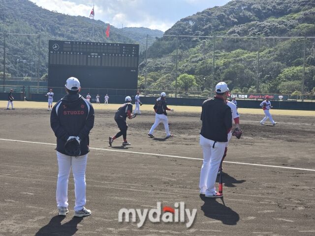 KIA 내야수들 수비훈련/아마미오시마(일본)=김진성 기자 kkomag@mydaily.co.kr