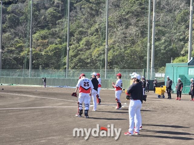 KIA 내야수들 수비훈련/아마미오시마(일본)=김진성 기자 kkomag@mydaily.co.kr