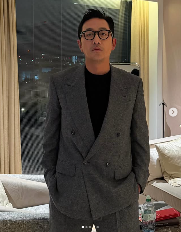 배우 하정우(본명 김성훈)가 4일 제기된 ‘7월 결혼설’에 대해 직접 입장을 밝히며 선을 그었다./하정우 소셜미디어