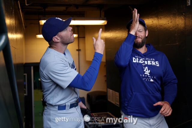 프레디 프리먼과 커쇼./게티이미지코리아