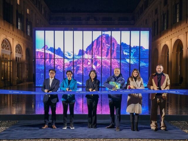 삼성하우스 개관식 (왼쪽부터) 성일경 삼성전자 유럽총괄, 앤 소피 부마드 IOC TV 및 마케팅 서비스 부문 총괄, 최승은 삼성전자 모바일 마케팅 센터장, 안드레아 바르니에 2026 밀라노 코르티나 동계올림픽 조직위원회 CEO, 페데리카 피키 롬바르디아주 청소년·스포츠 담당 차관, 마우로 포르치니 삼성전자 DX부문 CDO. /삼성전자