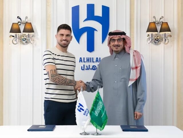 후벵 네베스가 알 힐랄과 재계약을 체결했다./알 힐랄