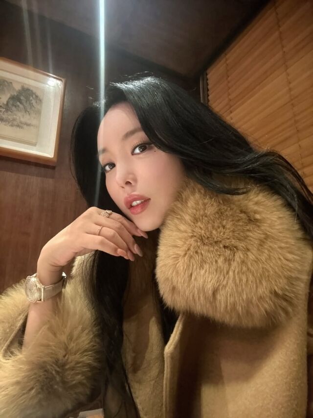 홍진영이 메이크업에서 작은 디테일을 보여줬다. / 홍진영 SNS