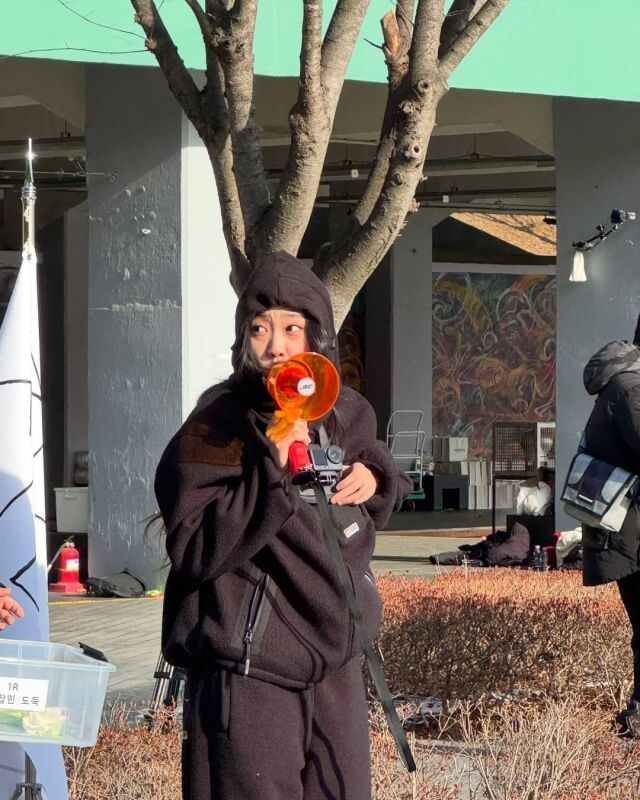 래퍼 이영지가 '경도' 인원을 모집한 뒤 게임을 진행했다. / '채널 십오야' 소셜미디어