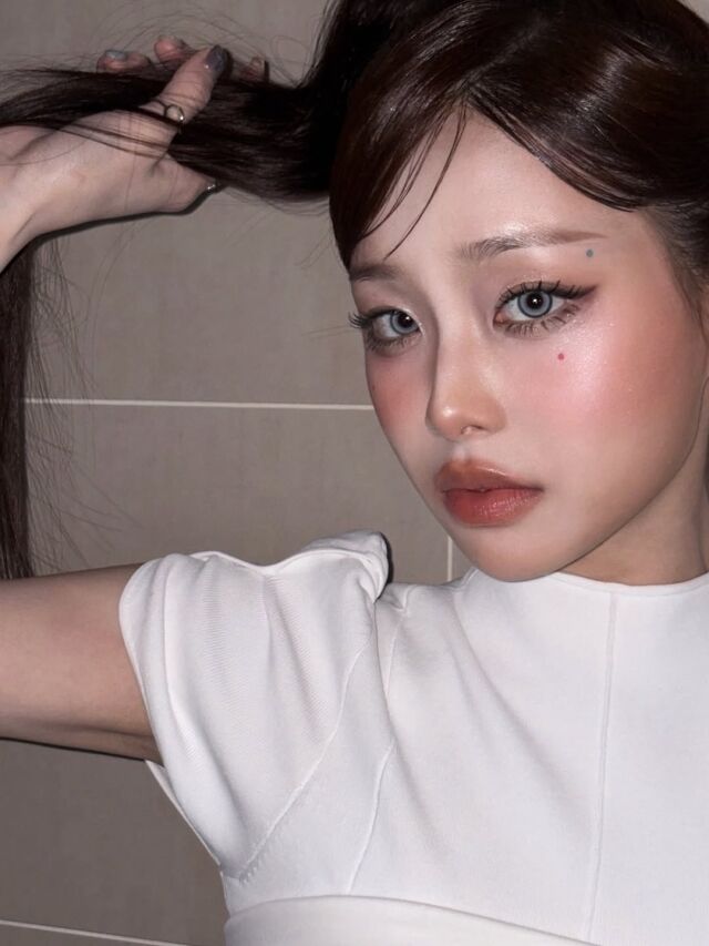 츄가 새로운 매력이 담긴 근황을 전했다. / 츄 SNS