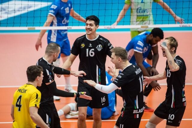 블랙 발리 선수들./블랙 발리 공식 홈페이지