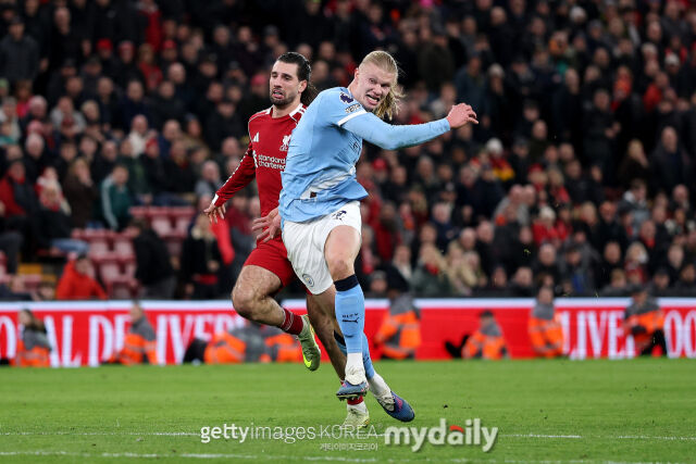 도미니크 소보슬라이(왼쪽)와 엘링 홀란./게티이미지코리아
