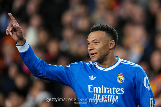 9일 발렌시아와 원정 경기에서 쐐기포를 터뜨리고 환호하는 음바페. /게티이미지코리아