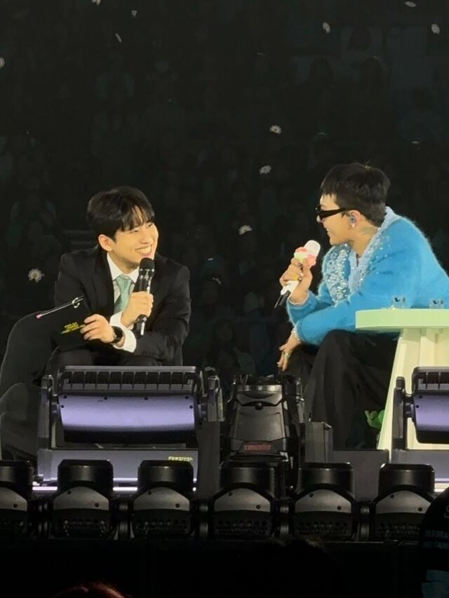 교육 크리에이터 미미미누(왼쪽)가 가수 지드래곤의 팬미팅 MC를 진행했다. / 미미미누 소셜미디어