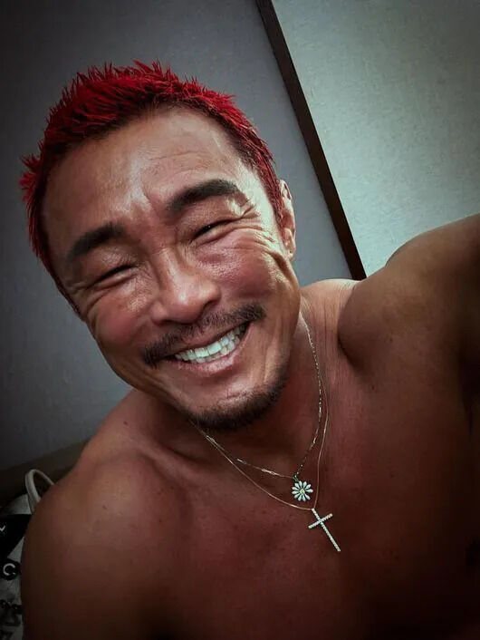 격투기 선수 겸 방송인 추성훈이 인증한 지드래곤이 선물한 목걸이 / 추성훈 소셜미디어