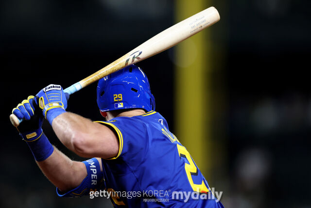 어뢰 배트의 대표적인 수혜자가 된 2025시즌 MLB 홈런왕 칼 랄리./게티이미지코리아