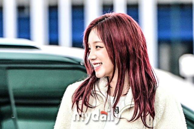 ▲ 우기 역시 패션의 완성은 사랑스러운 눈웃음