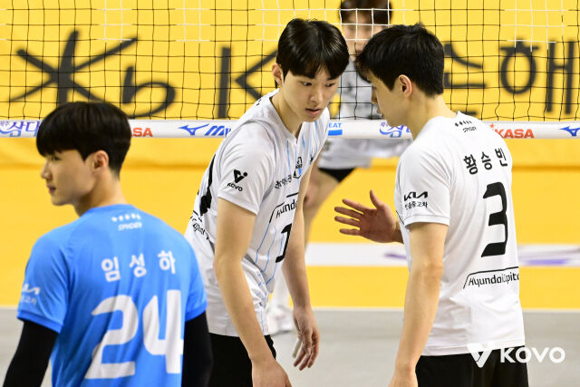 현대캐피탈 김진영(가운데)./KOVO