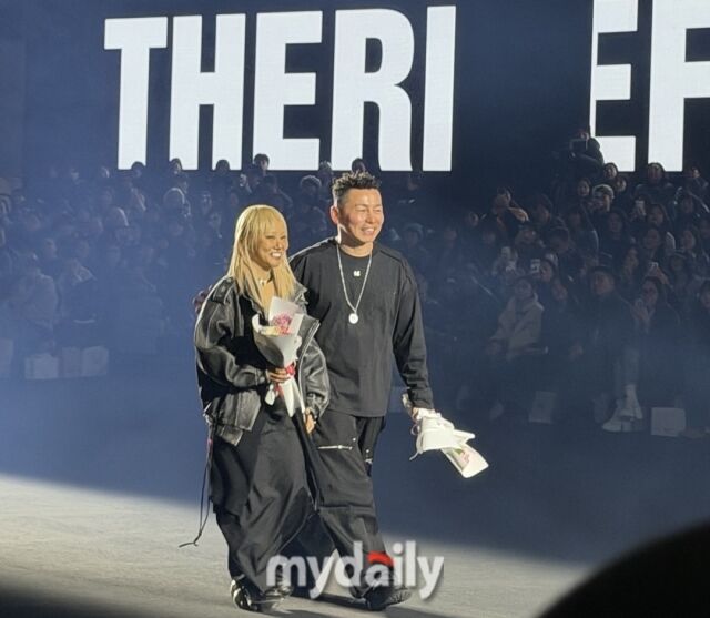 송현희(왼쪽), 최경호 홀리넘버세븐 대표. /이지혜 기자