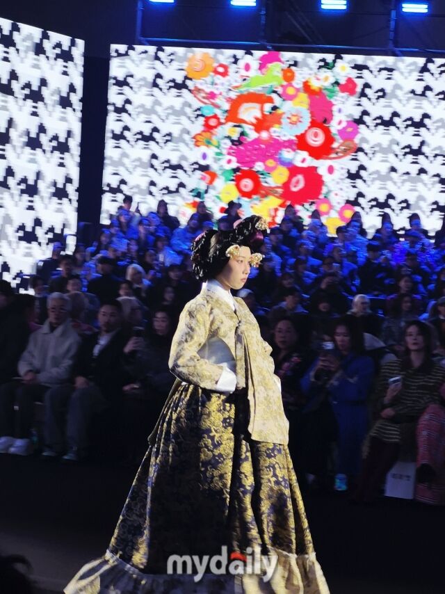 그리디어스 서울패션위크 2026FW 런웨이. /방금숙 기자