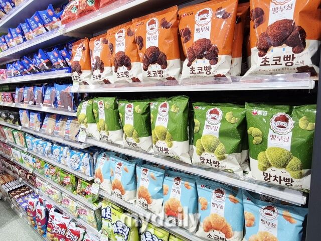 디저트 특화 매장 ‘CU 성수디저트파크점’ 내부. /방금숙 기자